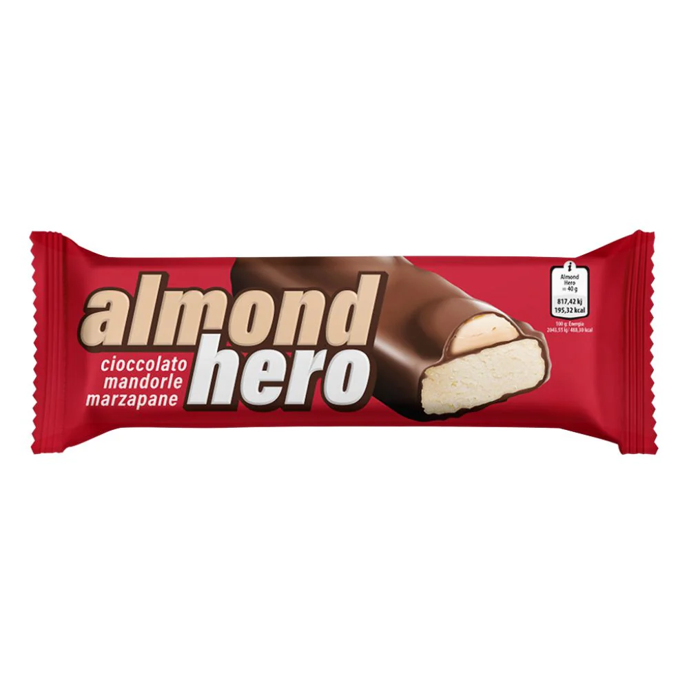 Almond Hero, barretta di marzapane e mandorle intere ricoperta di cioccolato al latte da 40g