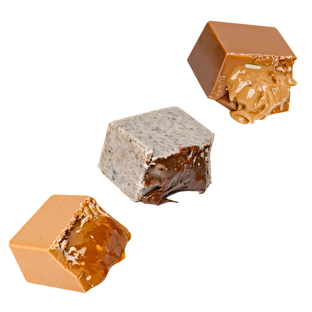 Choco Love Box, scatola da 12 cioccolatini misti ripieni di burro di arachidi, toffee e cookies & cream da 130g - Image 5