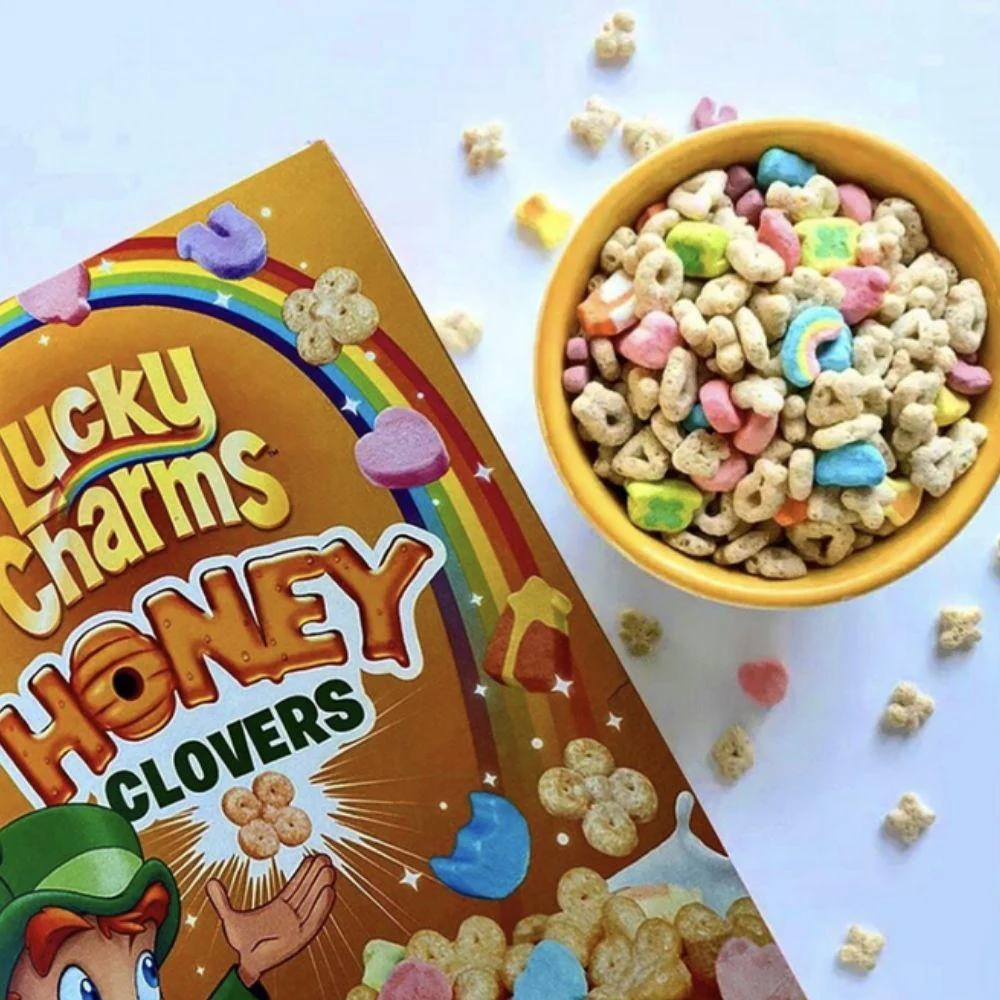 Lucky Charms Honey Clovers, cereali al miele con marshmallow da 309g - Image 2