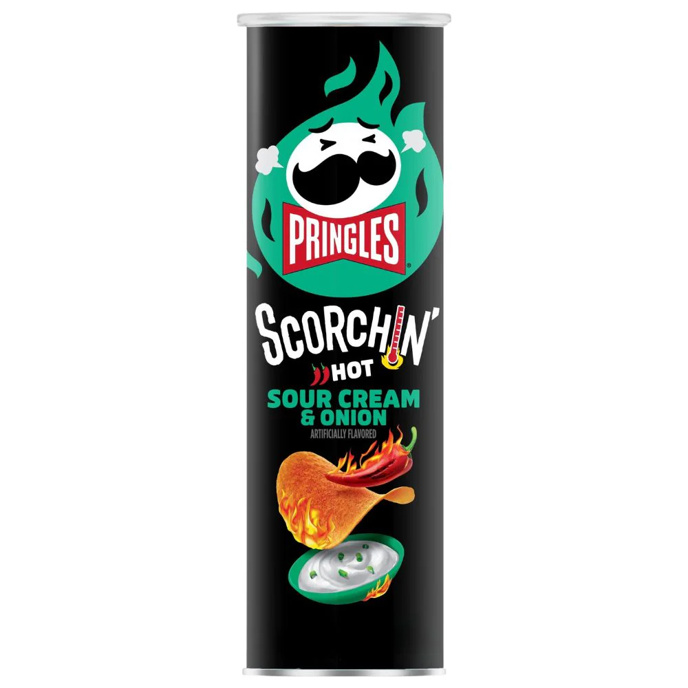 Pringles Scorchin Hot Sour Cream & Onion, patatine al gusto di panna acida e cipolla da 158g